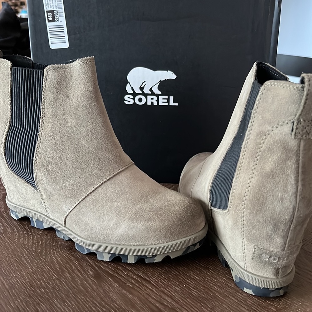 Sorel Joan of arctic wedge II Chelsea waterproof boots